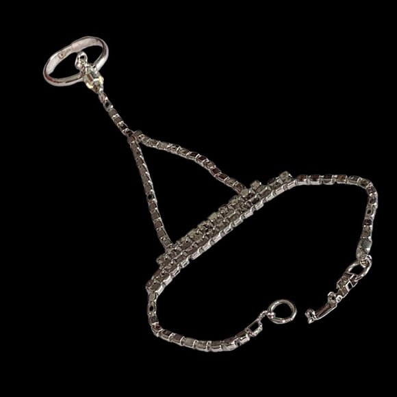 Shiny Rhinestone Finger Ring Bracelet /Bling Bling Hand Chain Bracelet - Picture 5 of 8